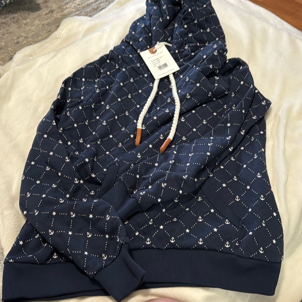 NWT - Wanakome Gray Hoodie size Women’s XL - Navy with Anchors and Stars